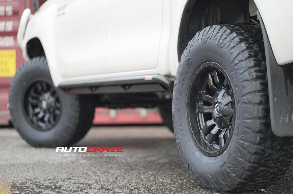 TOYOTA HILUX N80 4WD SLEDGE MATTE BLACK