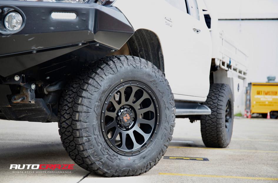TOYOTA HILUX N80 4WD VICTIM MATTE BLACK