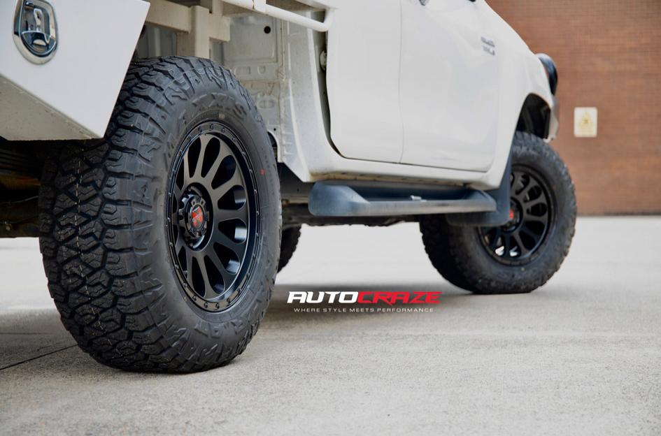 TOYOTA HILUX N80 4WD VICTIM MATTE BLACK
