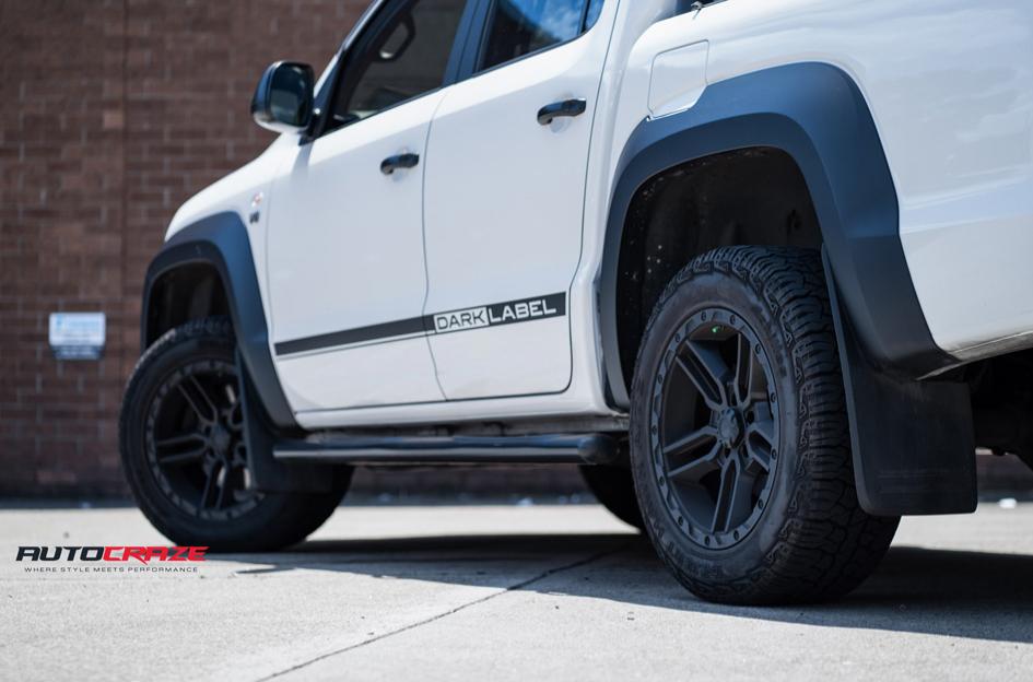 VOLKSWAGEN AMAROK RAILCAR GLOSS BLACK