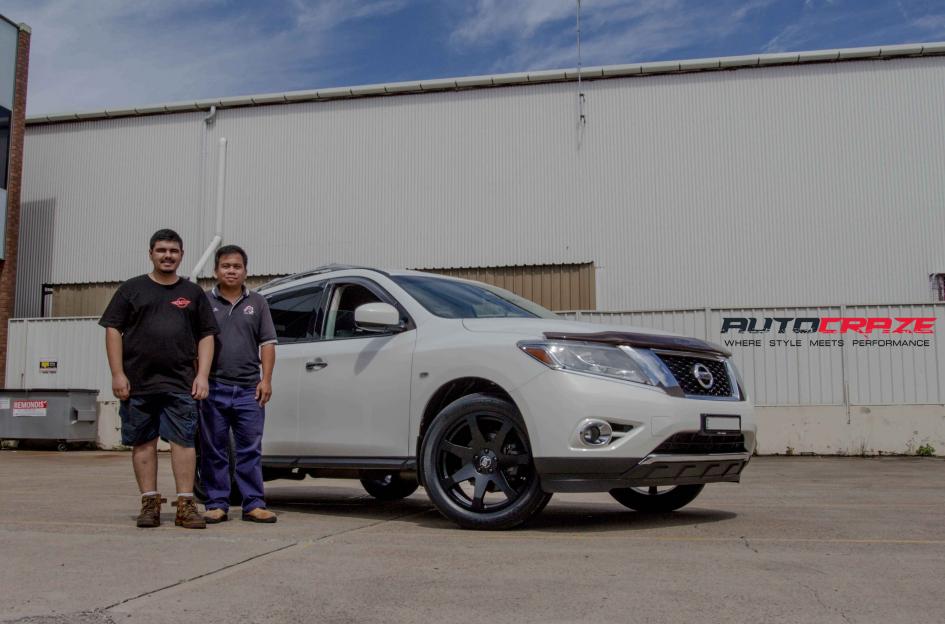 NISSAN PATHFINDER MOZAMBIQUE MATTE BLACK
