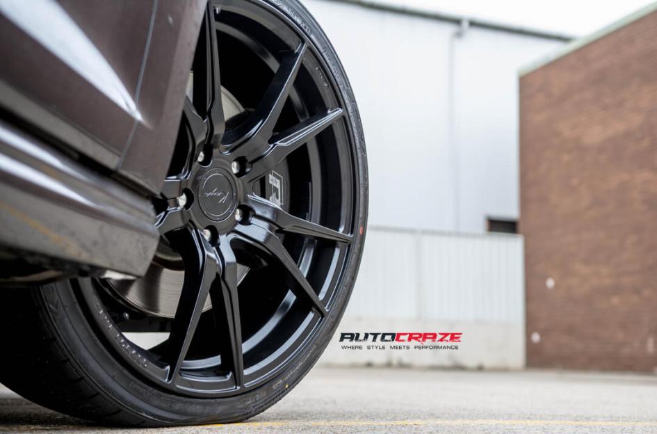VOLKSWAGEN GOLF SF06 SATIN BLACK