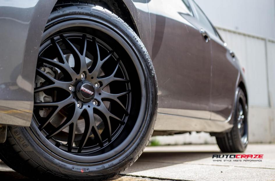TOYOTA-CAMRY-CHEETAH-SPORTS-BLACK-SUEDE