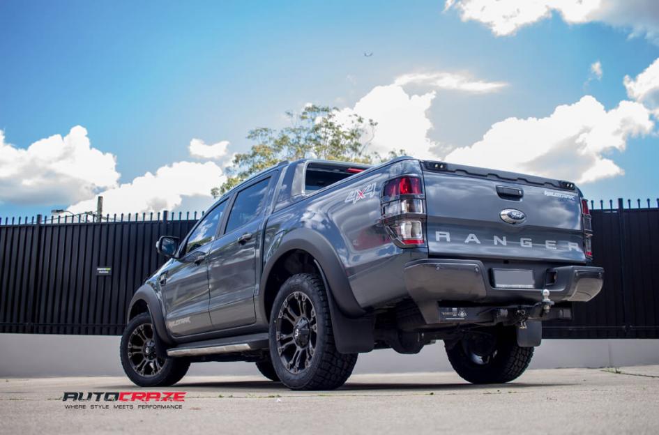 FORD-RANGER-VAPOR-BLACK-MACHINED-WITH-DARK-TINT