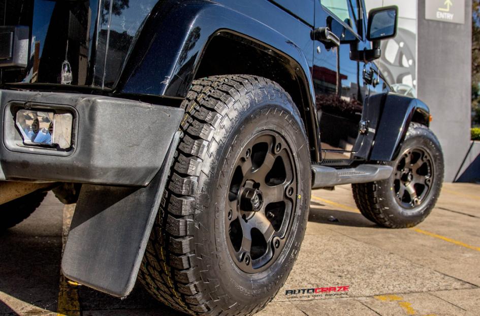 JEEP WRANGLER BEAST BLACK MACHINED WITH DARK TINT