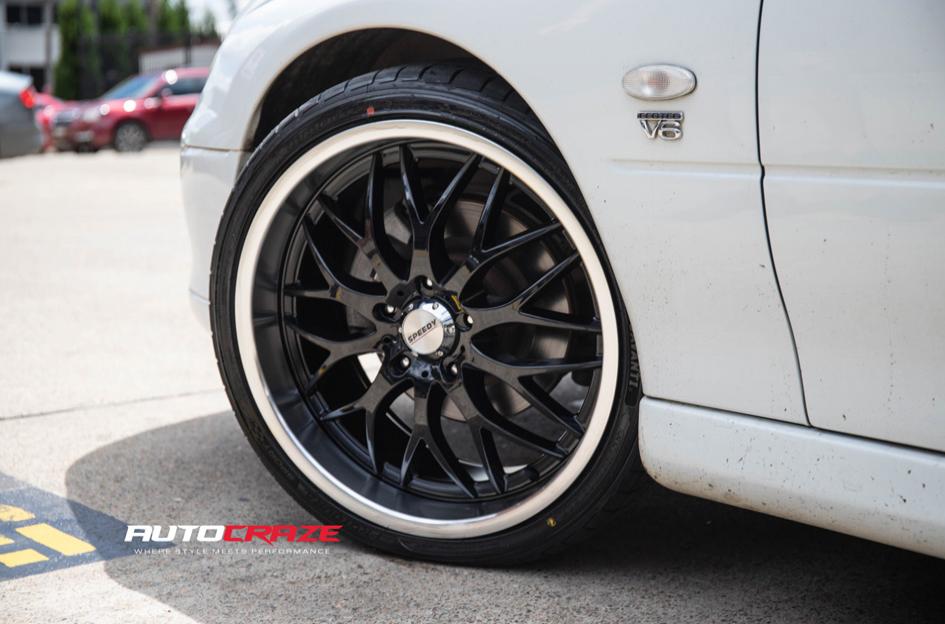 HOLDEN-COMMODORE-UTE-CHEETAH-GLOSS-BLACK-POLISH-LIP