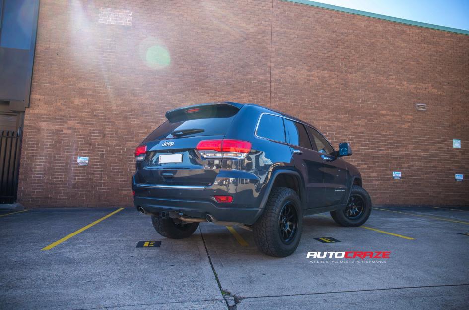 JEEP-GRAND-CHEROKEE-RG3-SATIN-BLACK
