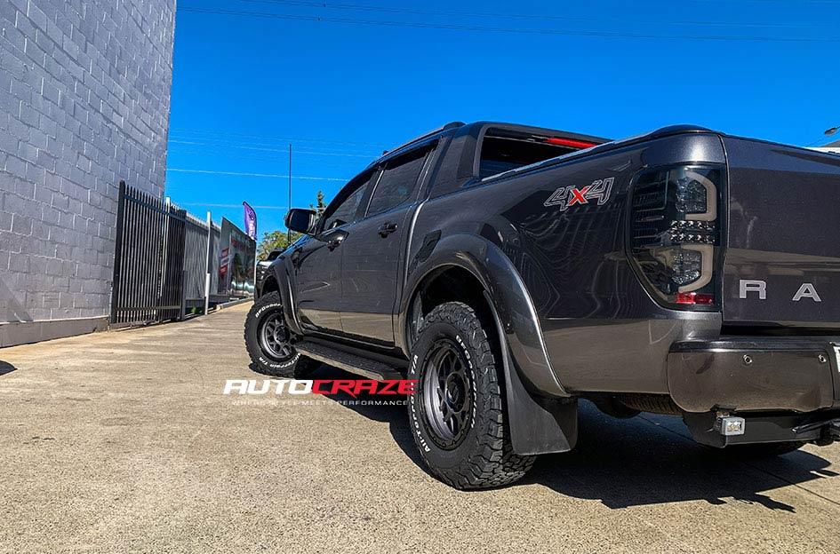 FORD RANGER KM544 MESA SATIN BLACK GLOSS BLACK LIP