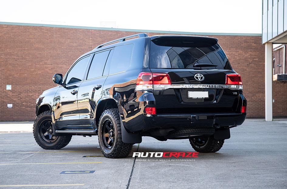 TOYOTA LANDCRUSIER SHOK MATTE BLACK