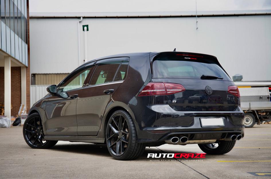 VOLKSWAGEN GOLF FLG MATTE BLACK
