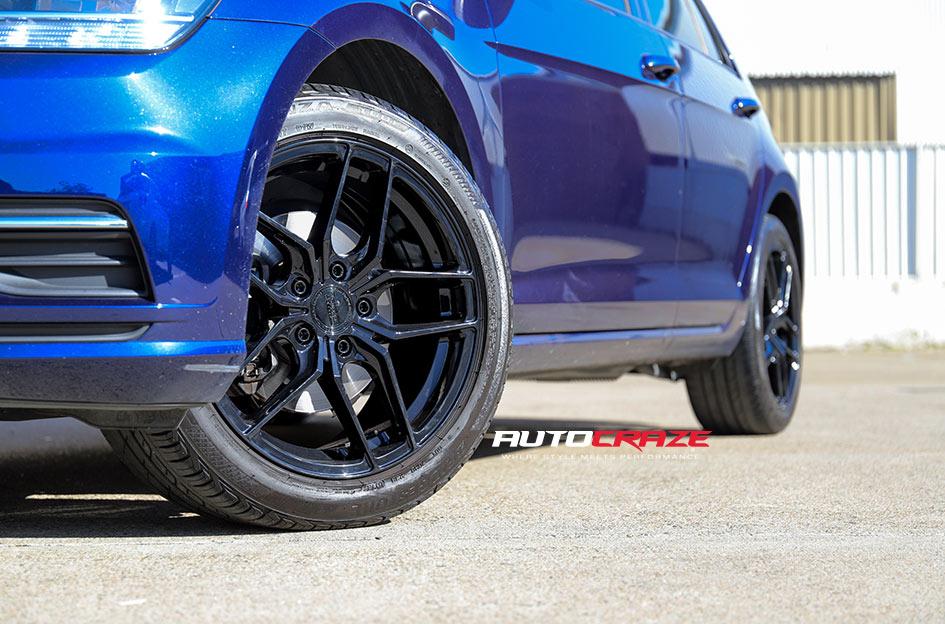 VOLKSWAGEN-GOLF-TARO-GLOSS-BLACK