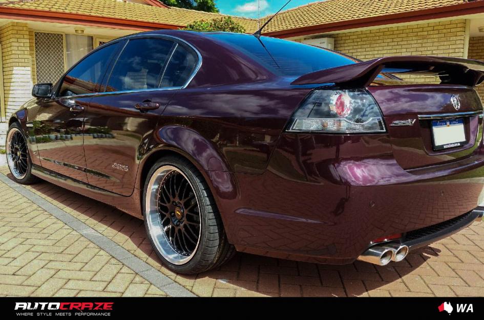HOLDEN-COMMODORE-OM