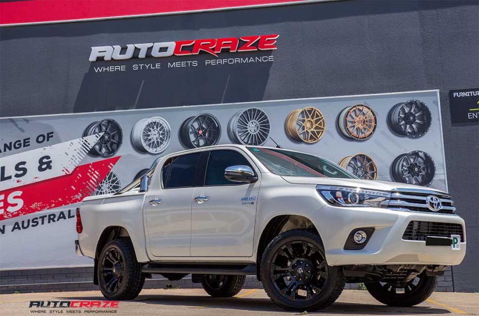 TOYOTA HILUX N80 4WD VAPOR MATTE BLACK