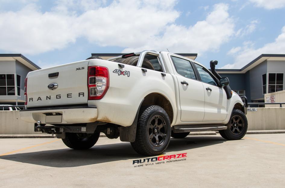 FORD RANGER BEAST BLACK MACHINED WITH DARK TINT