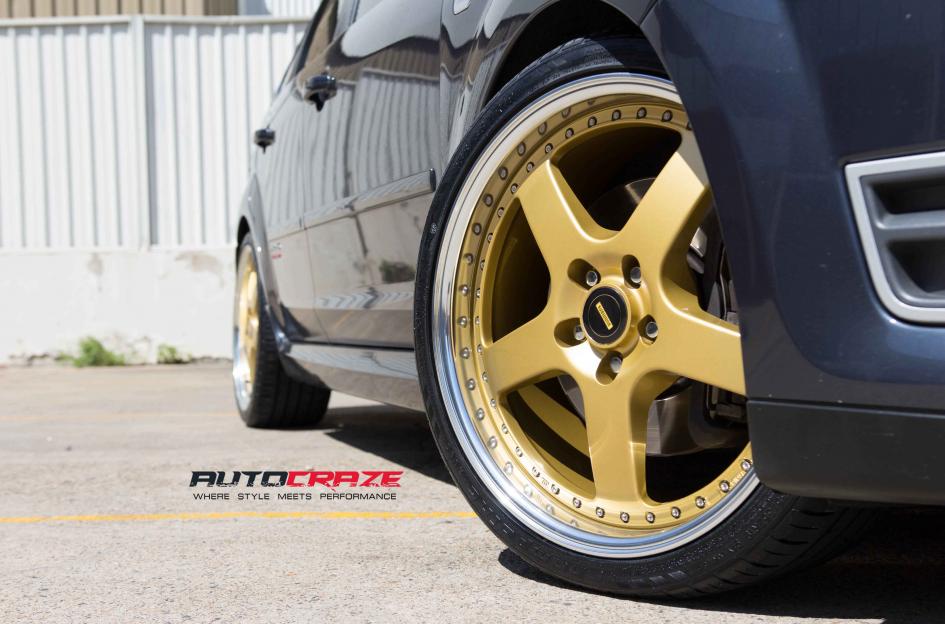 FORD FOCUS  5 STUD  FR