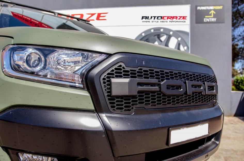 FORD RANGER COUPLER BLACK MACHINED WITH DARK TINT
