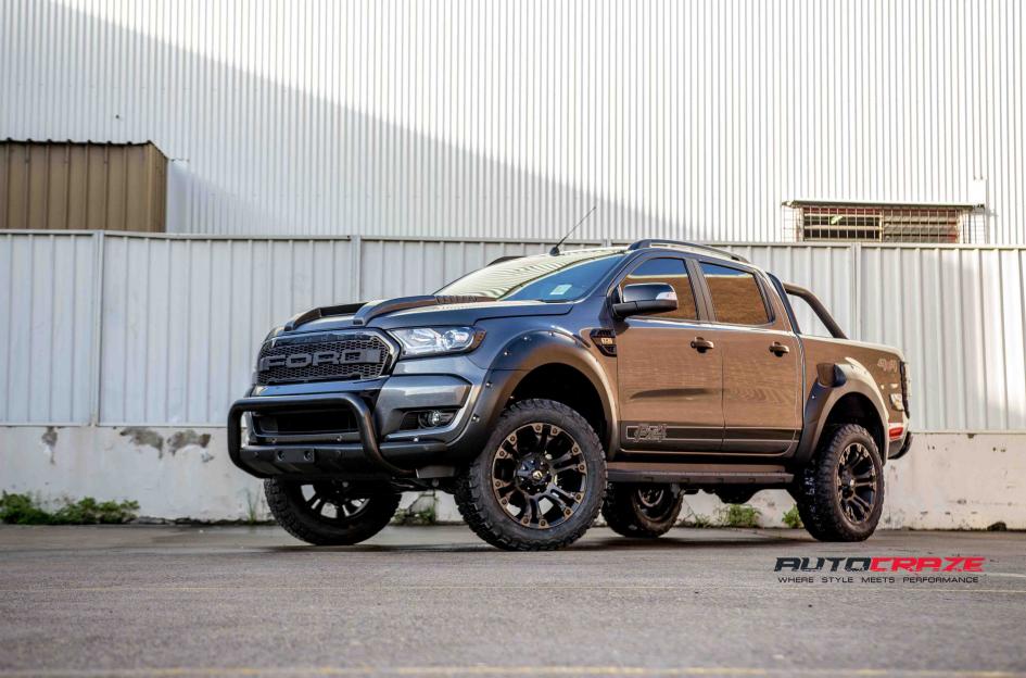 FORD-RANGER-VAPOR-BLACK-MACHINED-WITH-DARK-TINT