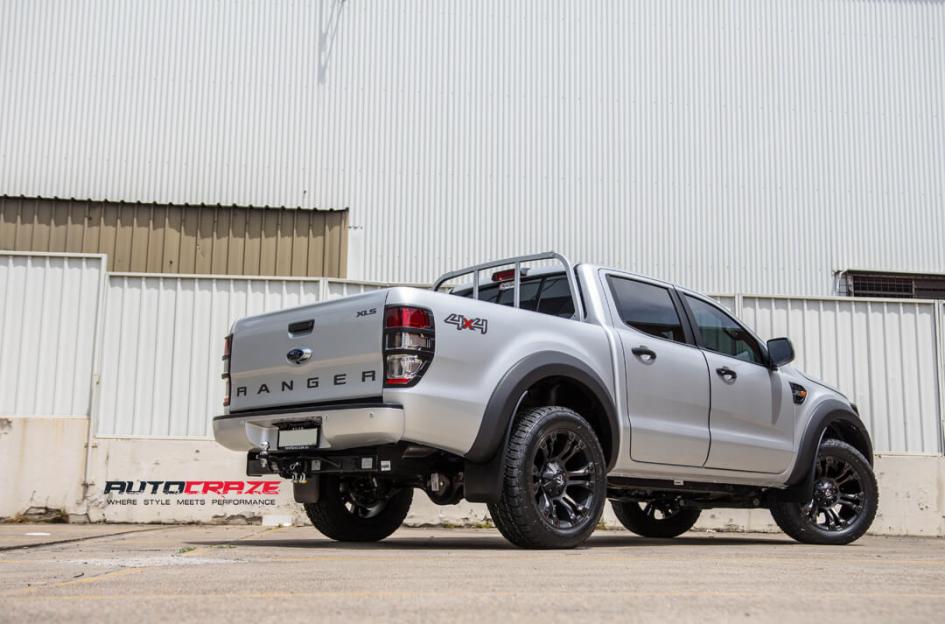 FORD-RANGER-VAPOR-BLACK-MACHINED-WITH-DARK-TINT