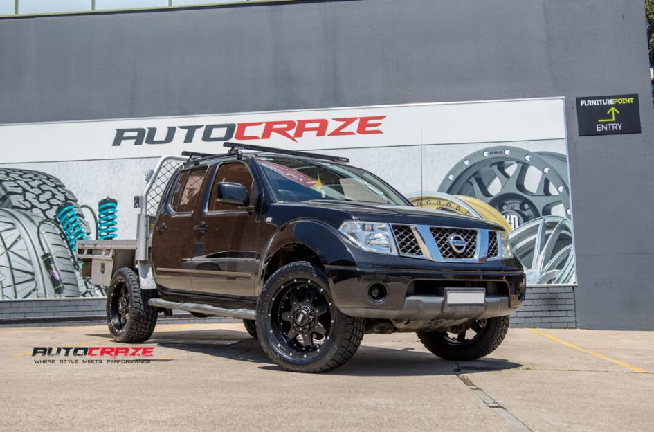 NISSAN NAVARA GD01 BLACK WITH CHROME INSERTS
