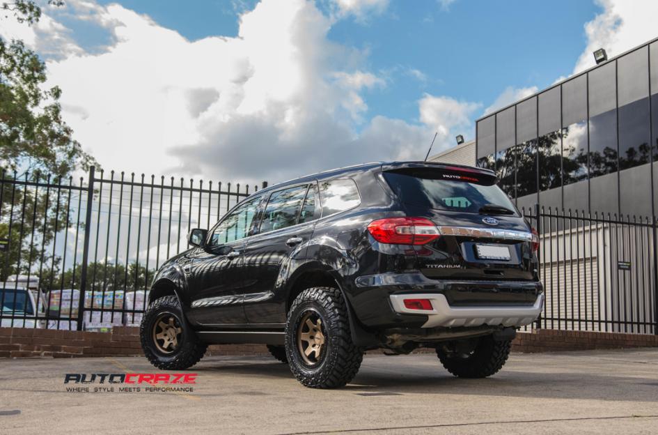 FORD EVEREST SIX MATTE BRONZE