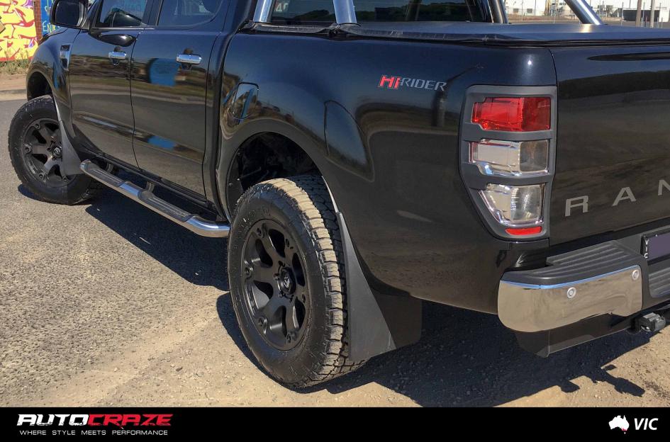 FORD RANGER BEAST BLACK MACHINED WITH DARK TINT