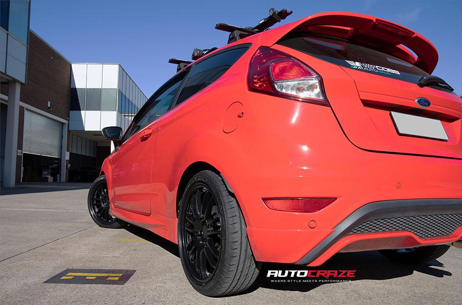 FORD FIESTA SF02 GLOSS BLACK