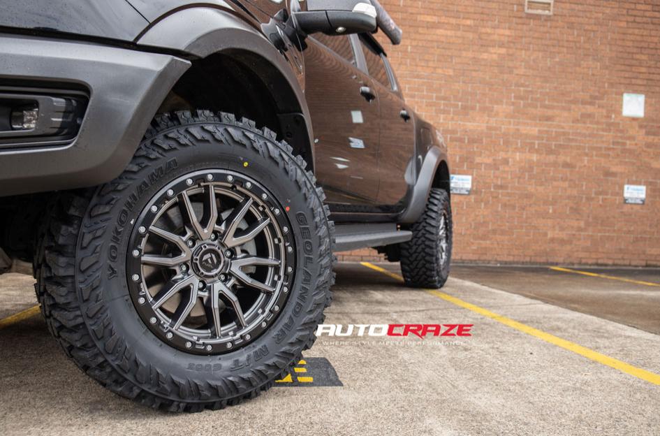 FORD RANGER RAPTOR REBEL ANTHRACITE CENTER W BLACK LIP