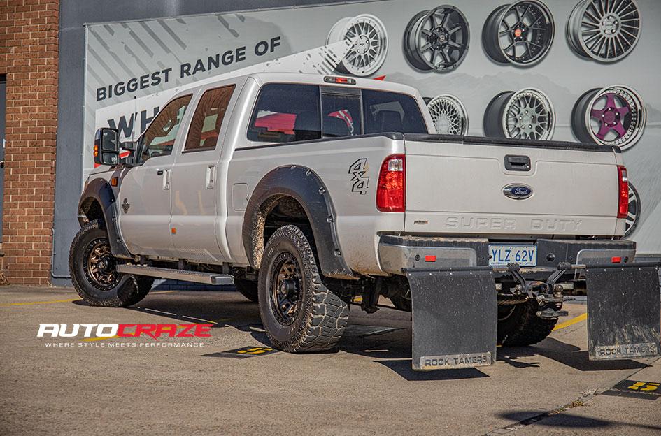 FORD F250 COVERT BRONZE BLACK LIP