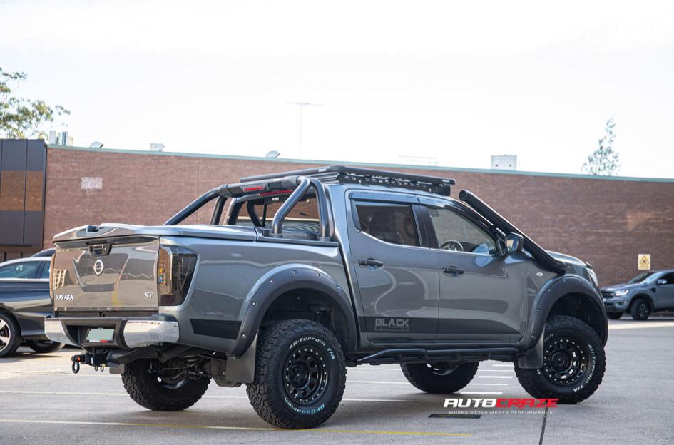 NISSAN NAVARA D LOCKER BLACK