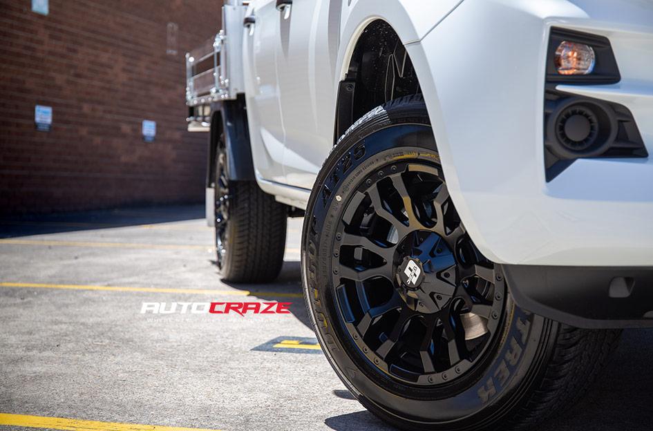 ISUZU DMAX BROOKLYN MATTE BLACK