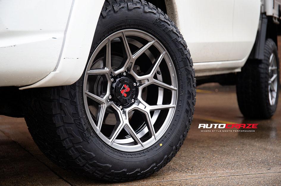 MITSUBISHI TRITON SABBATH HYPERBLACK