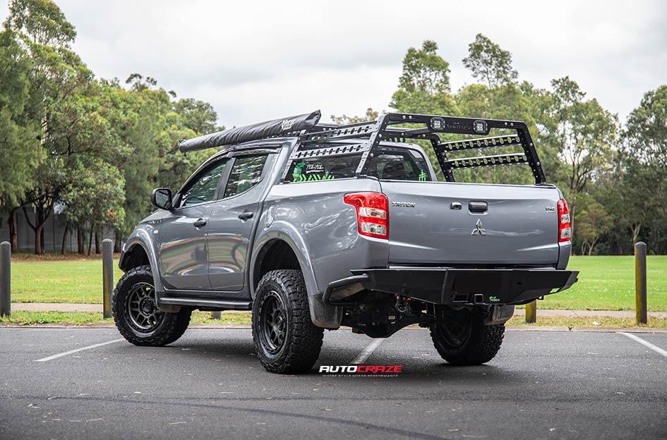 MITSUBISHI TRITON KM544 MESA SATIN BLACK GLOSS BLACK LIP