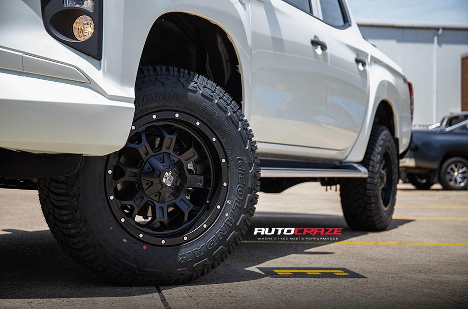 MITSUBISHI TRITON HURRICANE MATTE BLACK