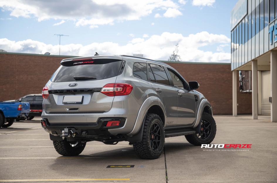 FORD EVEREST SABBATH GLOSS BLACK TINTED FACE
