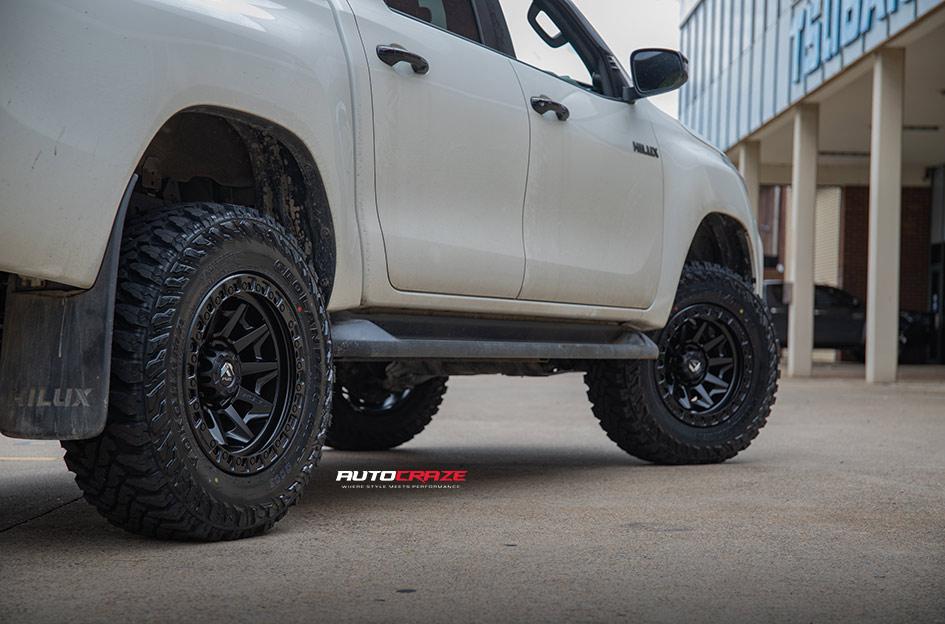 TOYOTA HILUX N80 4WD COVERT MATTE BLACK