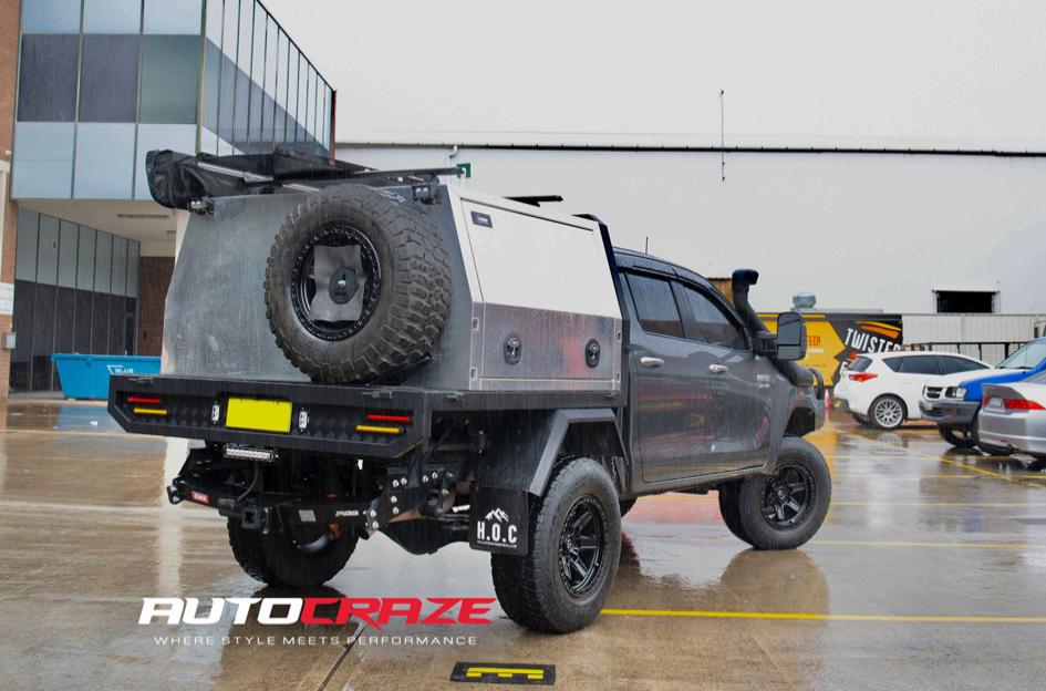TOYOTA HILUX N80 4WD KICKER MATTE BLACK
