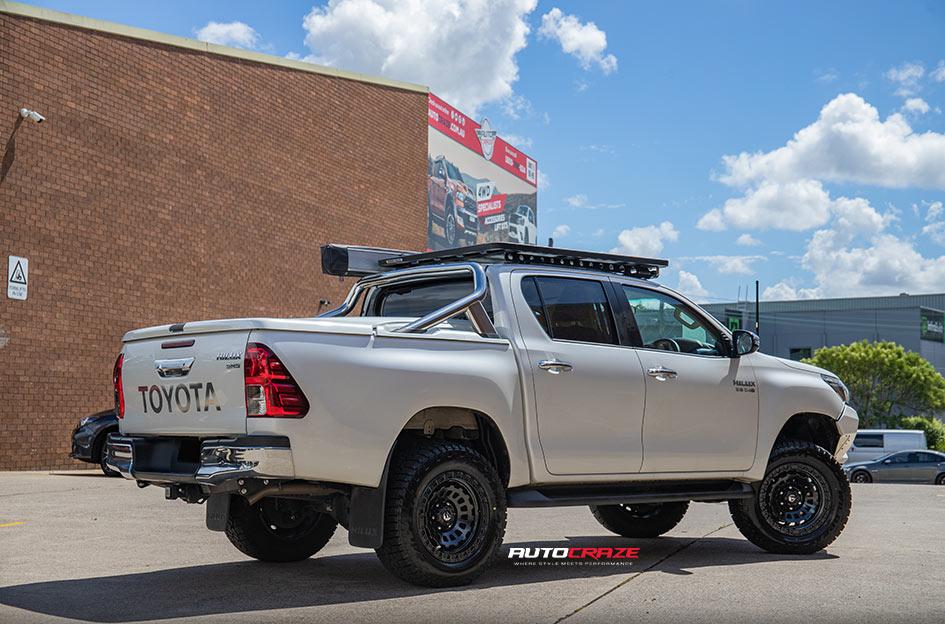 TOYOTA HILUX N80 4WD ZEPHYR MATTE BLACK