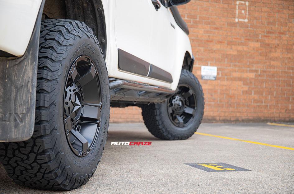 TOYOTA HILUX 4WD ROCKSTAR XD MATTE BLACK