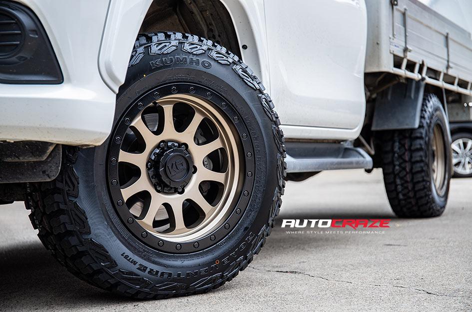 TOYOTA HILUX N80 4WD HURRICANE SATIN BRONZE BLACK LIP