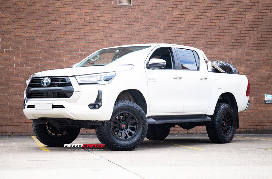 TOYOTA HILUX N80 4WD VICTIM MATTE BLACK