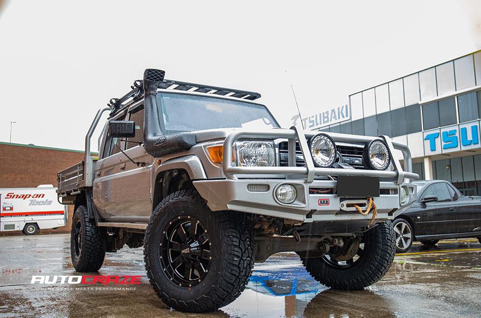 TOYOTA LANDCRUSIER MO962 SATIN GREY MILLED ACCENTS