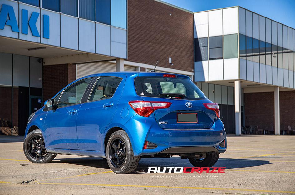 TOYOTA-YARIS-VILLAIN-SATIN-BLACK