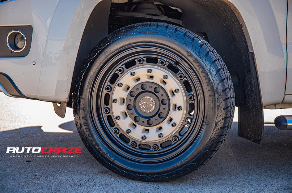 VOLKSWAGEN AMAROK ARSENAL SAND ON BLACK