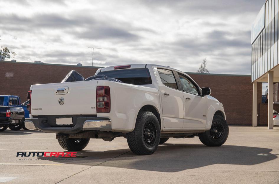 HOLDEN COLORADO ZOMBIE SATIN BLACK