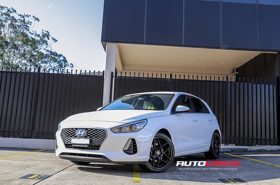 HYUNDAI I30 LEMANS GLOSS BLACK