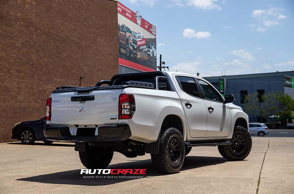 MITSUBISHI TRITON VECTOR MATTE BLACK