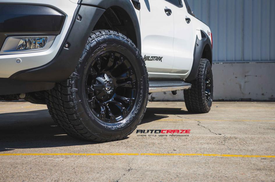 FORD-RANGER-VAPOR-BLACK-MACHINED-WITH-DARK-TINT-9