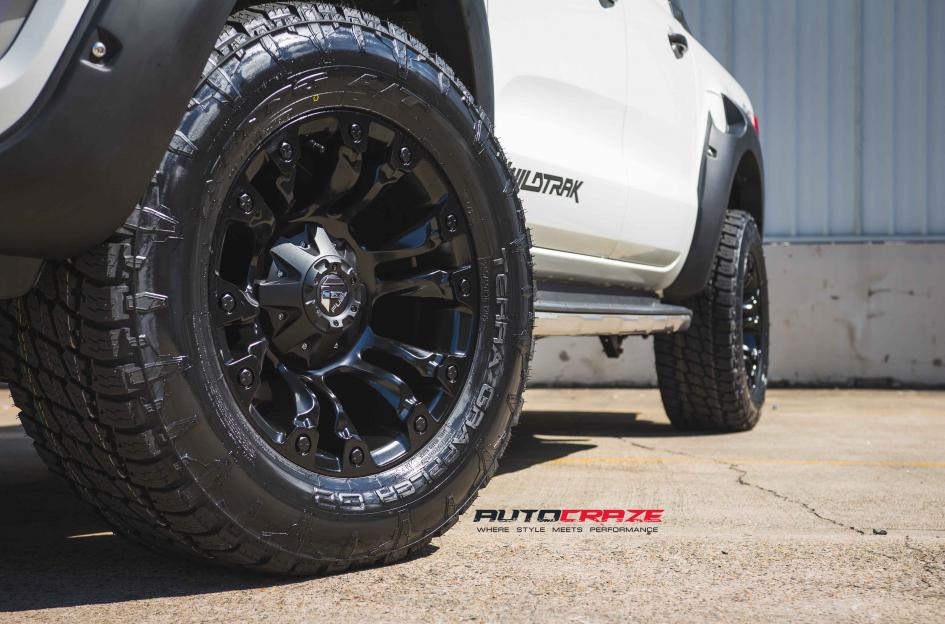 FORD-RANGER-VAPOR-BLACK-MACHINED-WITH-DARK-TINT-9