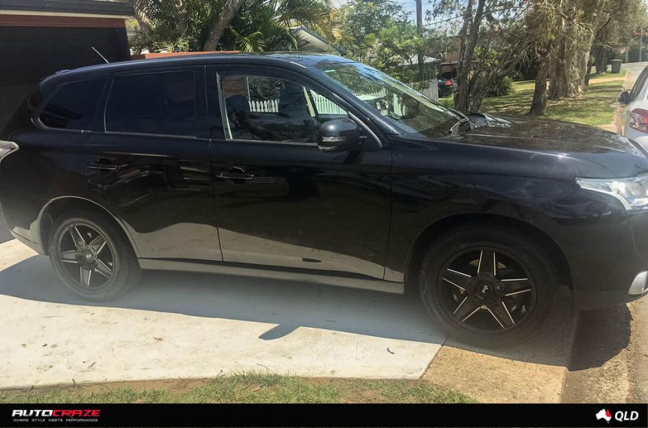 MITSUBISHI OUTLANDER CANNES GLOSS BLACK MILLED ACCENTS