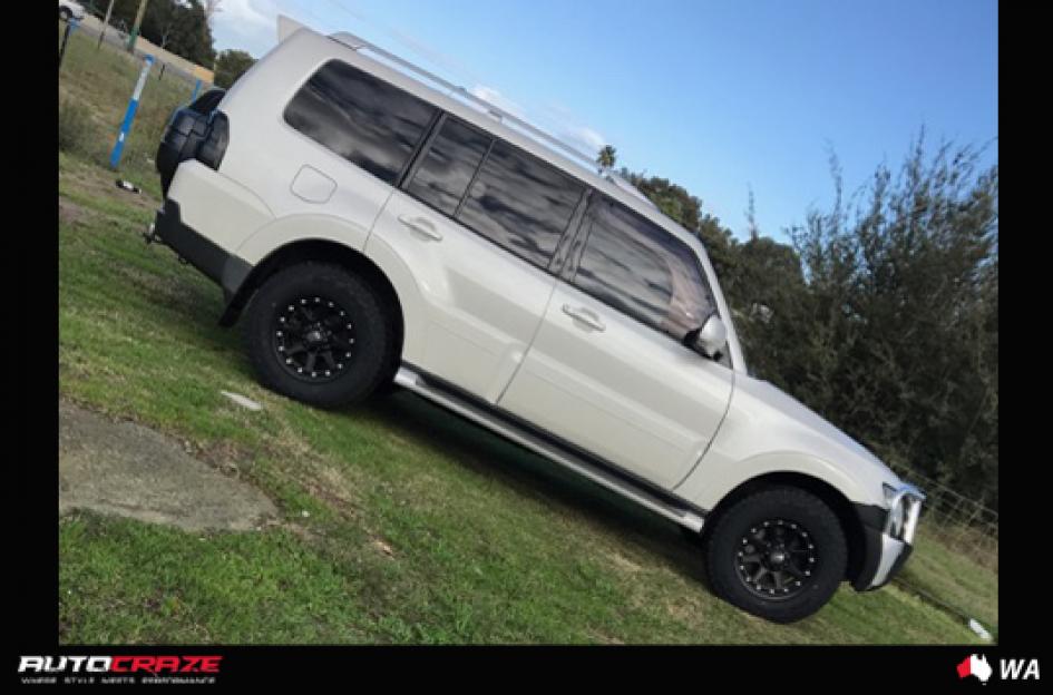 MITSUBISHI PAJERO ADDICT MATTE BLACK